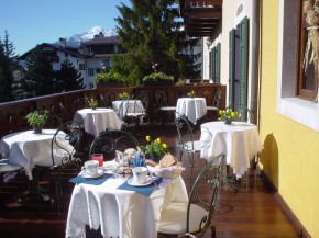 Hotel Ambra, Dolomites