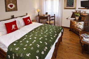 Hotel Panda, Dolomites