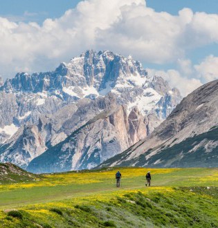 hiking tours in the dolomites