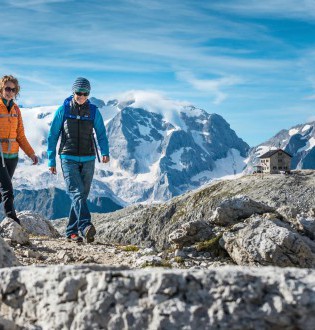 hiking tours in the dolomites