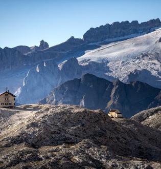 dolomites hiking trips