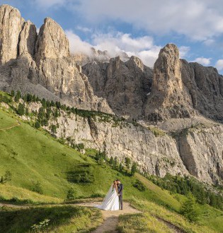 hiking tours in the dolomites